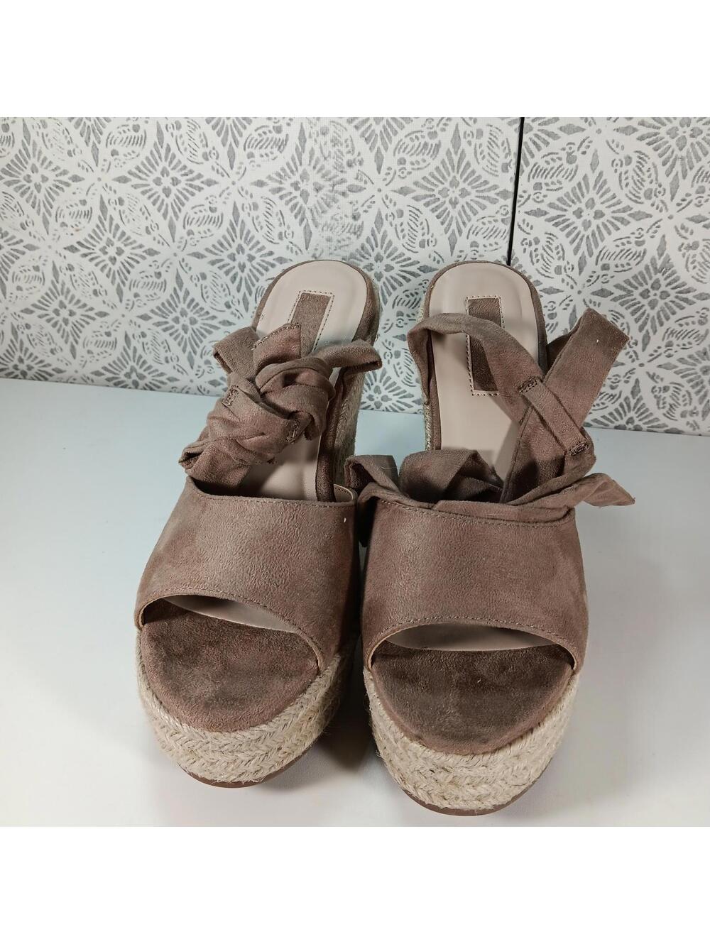 Forever 21 Shoes Womens Sz6 Beige Faux Suede Wedges Heels Sandals Wraparound Tie